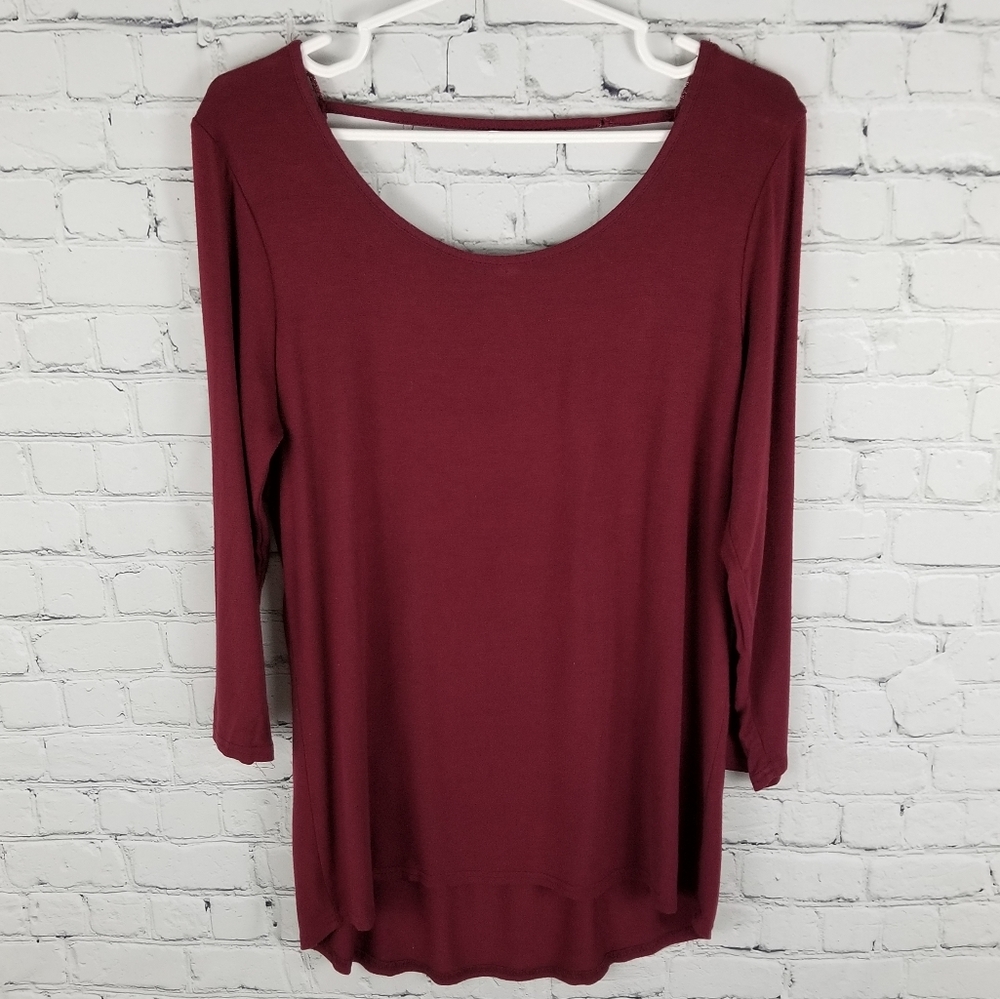 BKE RED | metallic thread crocheted open back top